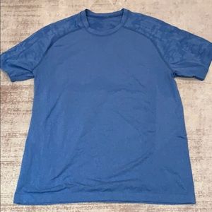 Men’s tech performance t in blue camo